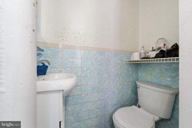 46 S MAPLE AVE, Lansdowne, PA 19050