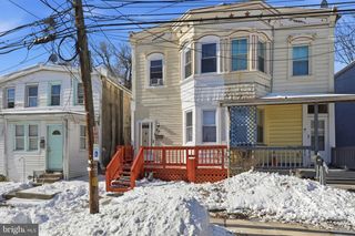 46 S MAPLE AVE, Lansdowne, PA 19050