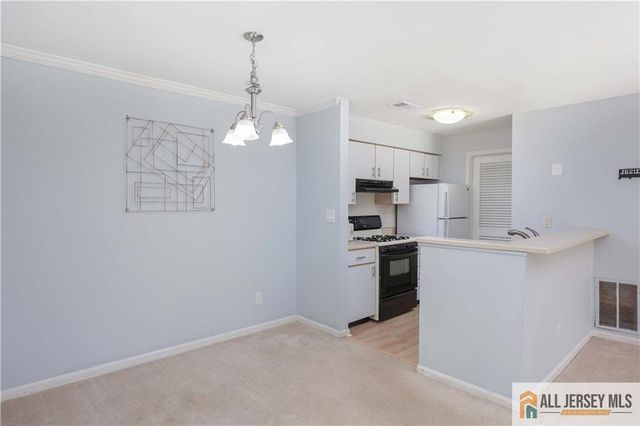 273 Crosspointe Drive 273, East Brunswick, NJ 08816