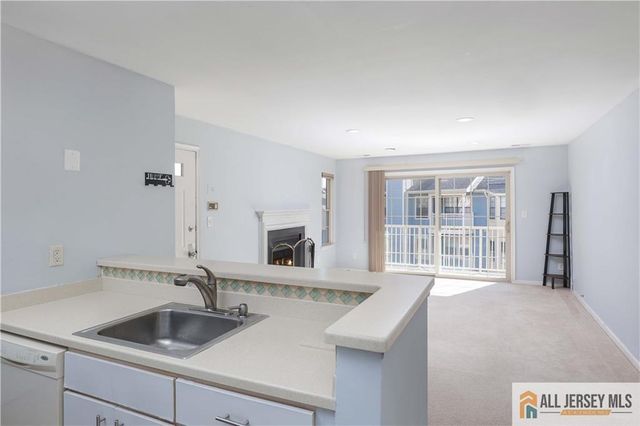 273 Crosspointe Drive 273, East Brunswick, NJ 08816