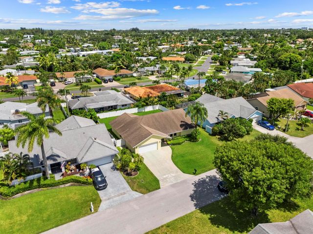 7714 Nemec Drive S, Lake Clarke Shores, FL 33406