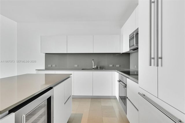 68 SE 6th St 4110, Miami, FL 33131