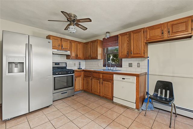 29 Stillwater Avenue, Providence, RI 02908