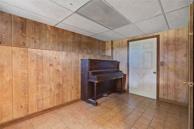 29 Stillwater Avenue, Providence, RI 02908
