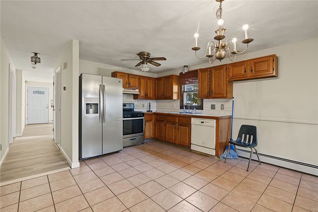 29 Stillwater Avenue, Providence, RI 02908