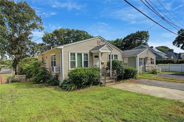 29 Stillwater Avenue, Providence, RI 02908