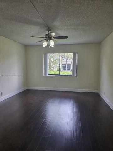 16581 Blatt Blvd 104, Weston, FL 33326