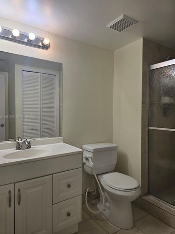 16581 Blatt Blvd 104, Weston, FL 33326