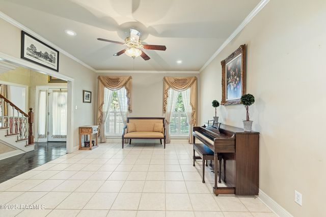 419 Copperfield Way, Youngsville, LA 70592