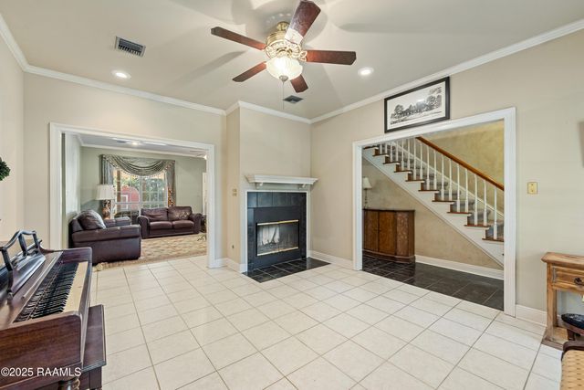 419 Copperfield Way, Youngsville, LA 70592