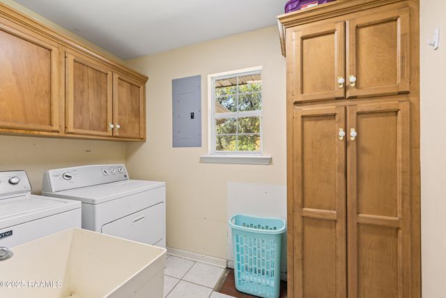 419 Copperfield Way, Youngsville, LA 70592