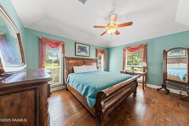 419 Copperfield Way, Youngsville, LA 70592