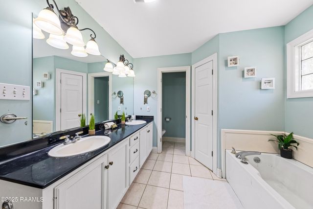 419 Copperfield Way, Youngsville, LA 70592