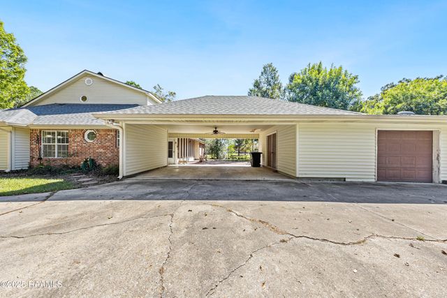 419 Copperfield Way, Youngsville, LA 70592