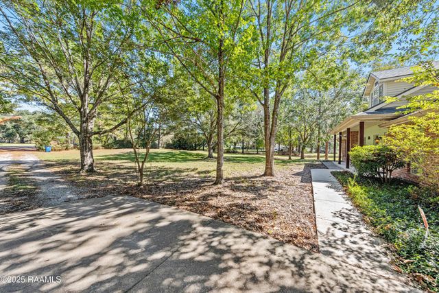 419 Copperfield Way, Youngsville, LA 70592