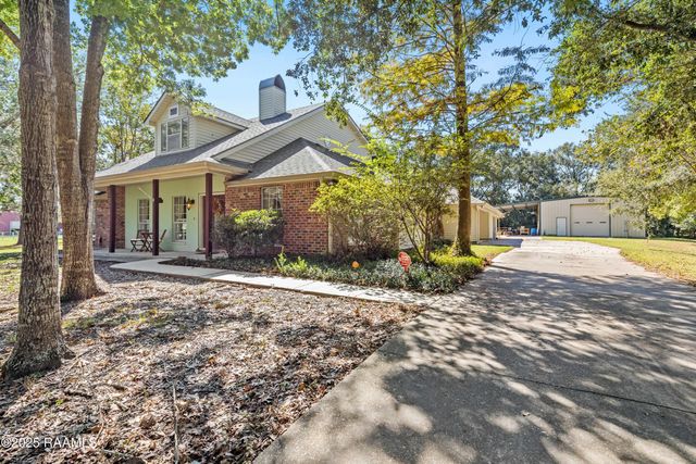 419 Copperfield Way, Youngsville, LA 70592