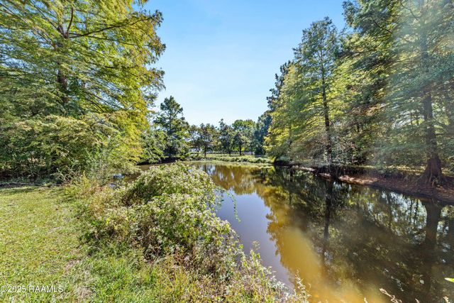 419 Copperfield Way, Youngsville, LA 70592