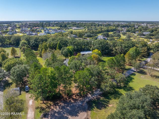 419 Copperfield Way, Youngsville, LA 70592