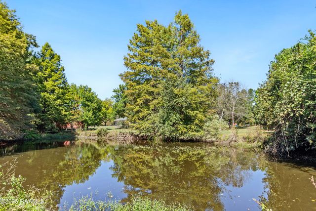 419 Copperfield Way, Youngsville, LA 70592