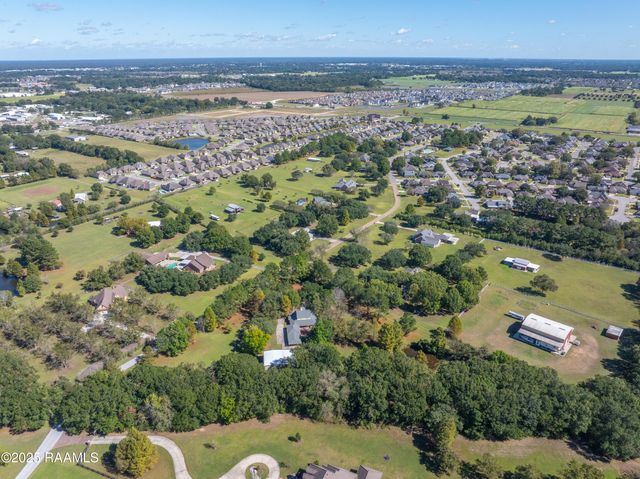 419 Copperfield Way, Youngsville, LA 70592