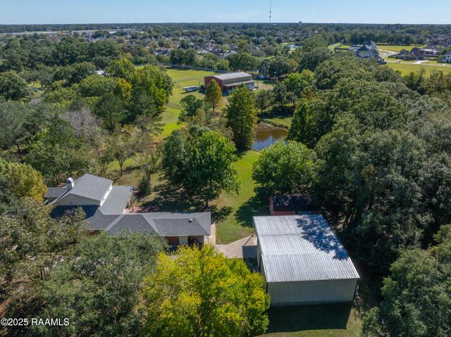 419 Copperfield Way, Youngsville, LA 70592