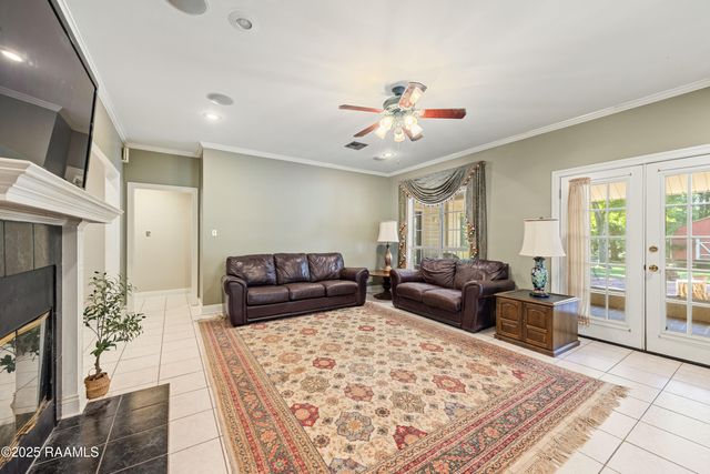 419 Copperfield Way, Youngsville, LA 70592