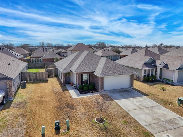 4141 Riata Ranch Road, Waco, TX 76705