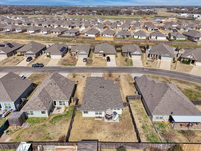 4141 Riata Ranch Road, Waco, TX 76705