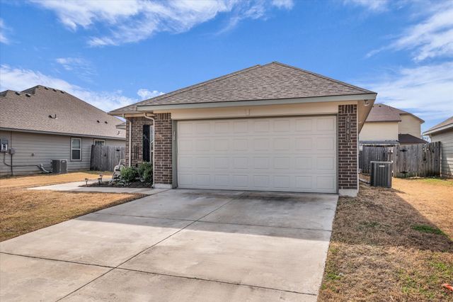 4141 Riata Ranch Road, Waco, TX 76705