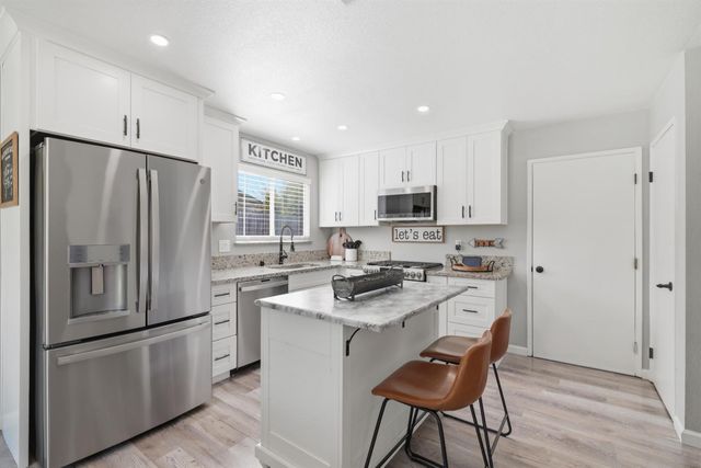 4609 Volo Mine Dr, Diamond Springs, CA 95619