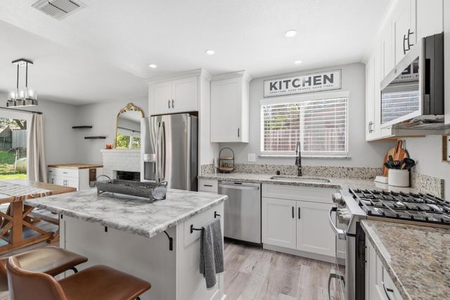 4609 Volo Mine Dr, Diamond Springs, CA 95619