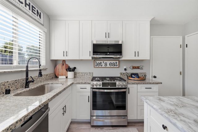 4609 Volo Mine Dr, Diamond Springs, CA 95619