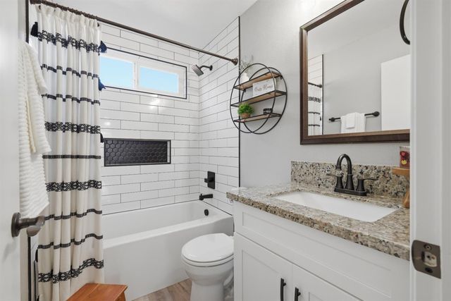 4609 Volo Mine Dr, Diamond Springs, CA 95619