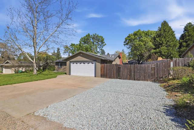 4609 Volo Mine Dr, Diamond Springs, CA 95619