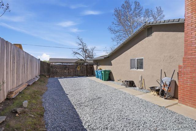 4609 Volo Mine Dr, Diamond Springs, CA 95619