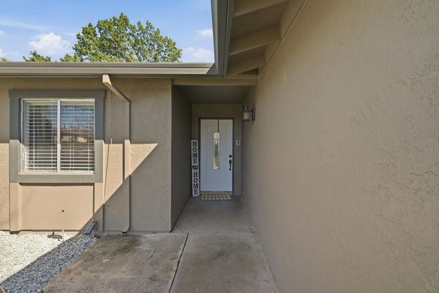 4609 Volo Mine Dr, Diamond Springs, CA 95619