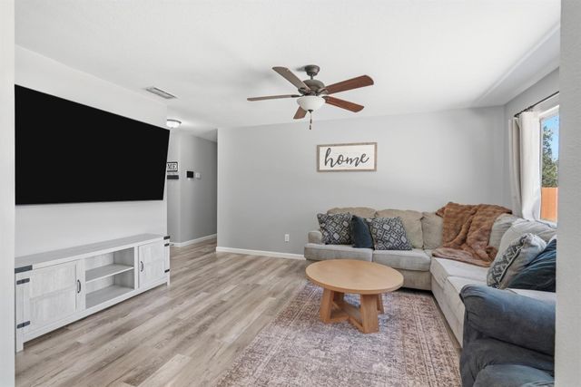 4609 Volo Mine Dr, Diamond Springs, CA 95619