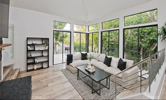 2650 Lisco Pl, Los Angeles, CA 90046