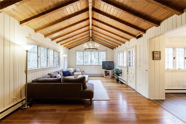 86 Chadbourne Road, Brighton, NY 14618