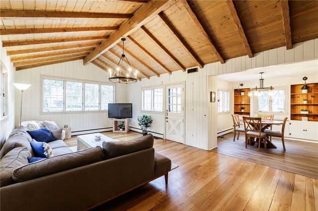 86 Chadbourne Road, Brighton, NY 14618