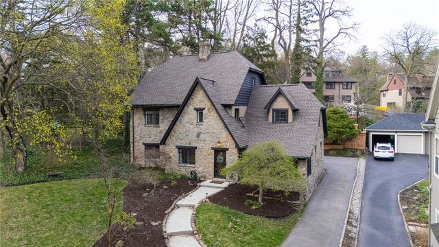 86 Chadbourne Road, Brighton, NY 14618