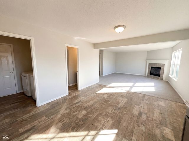 8843 Cardinal Flower Lane, Indianapolis, IN 46231