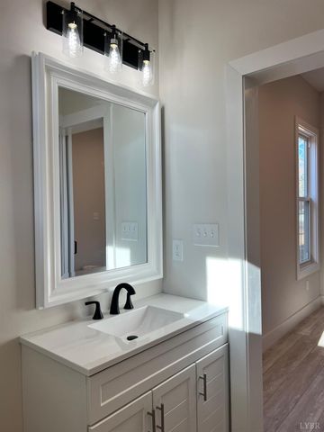 198 Triple Oak Cir., Madison Heights, VA 24572