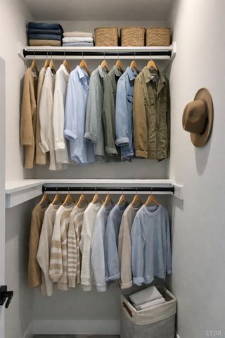 198 Triple Oak Cir., Madison Heights, VA 24572