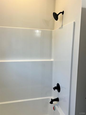 198 Triple Oak Cir., Madison Heights, VA 24572