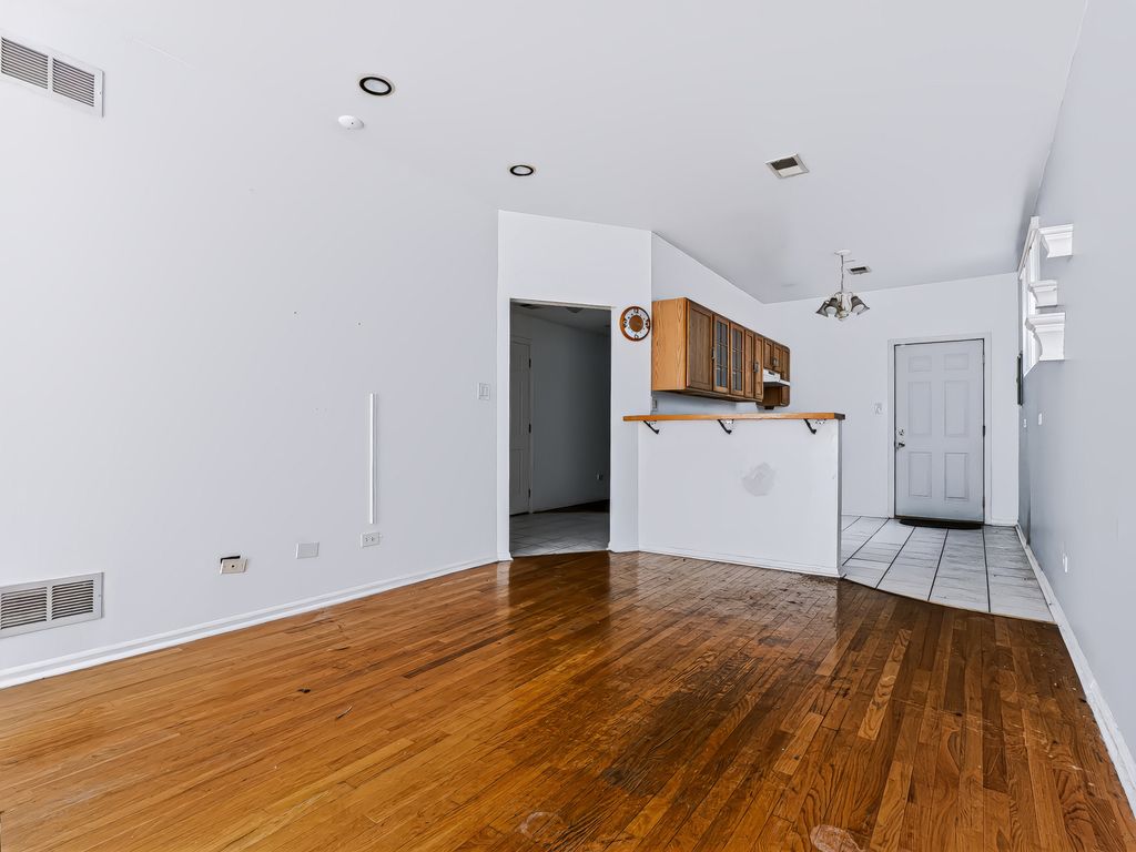 1942 E 72nd Place 2A, Chicago, IL 60649 — photo 2