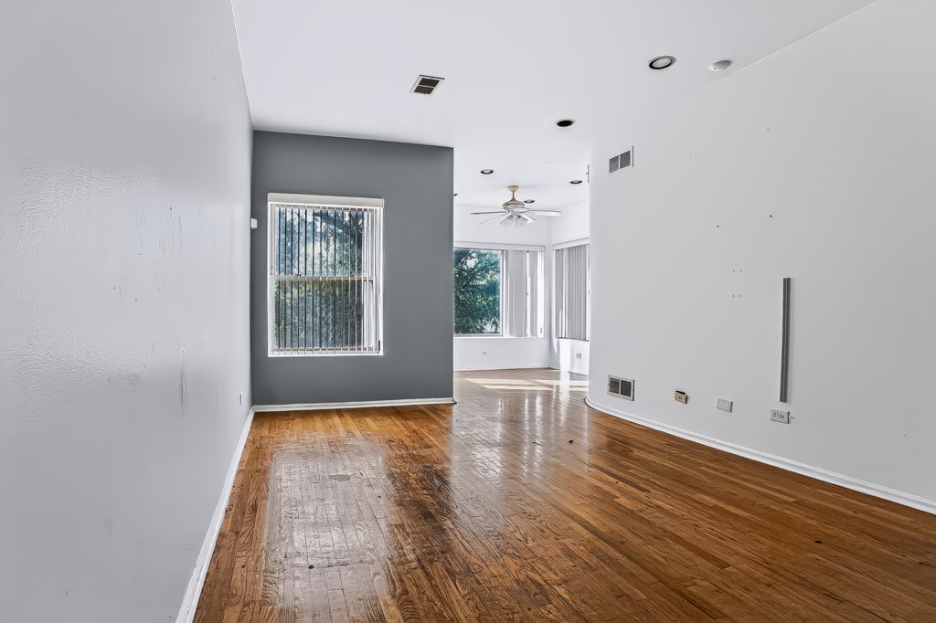 1942 E 72nd Place 2A, Chicago, IL 60649 — photo 3