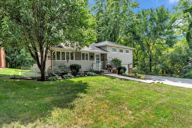 2720 31st Avenue, Rock Island, IL 61201