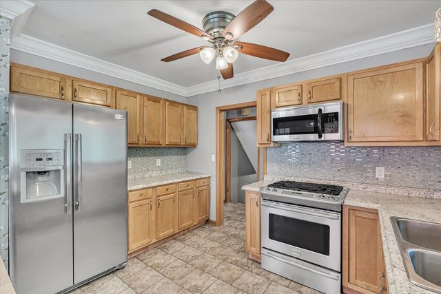 2720 31st Avenue, Rock Island, IL 61201