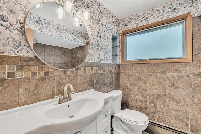 2720 31st Avenue, Rock Island, IL 61201